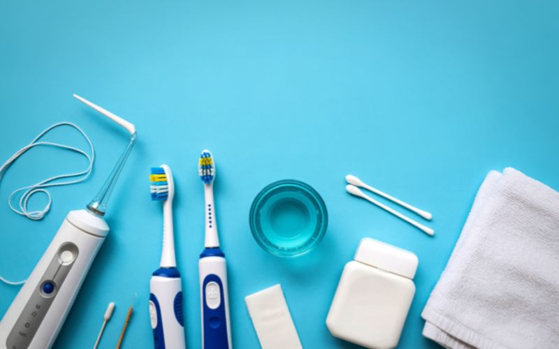 Technika czyszczenia przestrzeni pod mostem zębowym