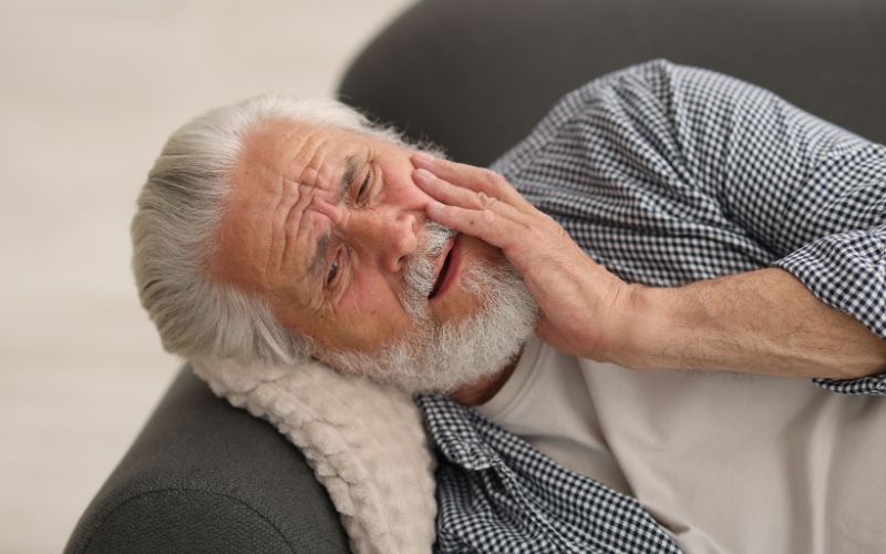 Kontrola stanu dziąseł pod mostem protetycznym